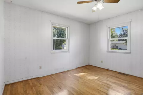 Bedroom - 734 S Spruce St, Buffalo, MO 65622 photo 1 of 6