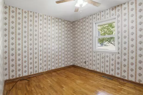 Bedroom - 734 S Spruce St, Buffalo, MO 65622 photo 4 of 6