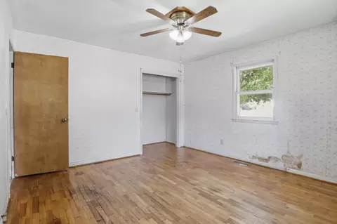Bedroom - 734 S Spruce St, Buffalo, MO 65622 photo 3 of 6