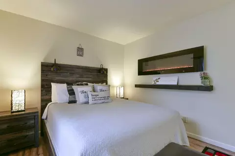 Bedroom - 520 Abby Ln #2, Branson, MO 65616 photo 2 of 3