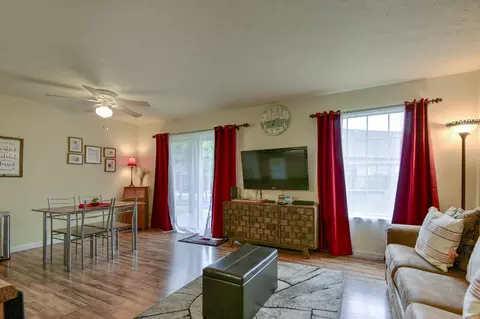 Living - 520 Abby Ln #2, Branson, MO 65616 photo 1 of 3