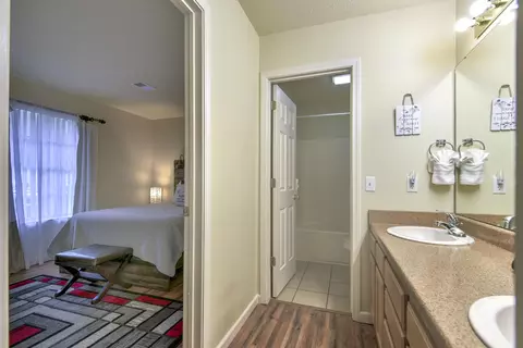 Bath - 520 Abby Ln #2, Branson, MO 65616 photo 1 of 3