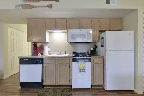 Kitchen - 520 Abby Ln #2, Branson, MO 65616 photo 1 of 1