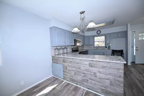 Kitchen - 184 S Heatherwood Rd, Shell Knob, MO 65747 photo 3 of 3