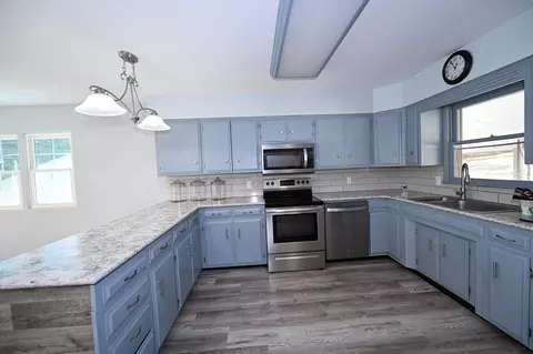 Kitchen - 184 S Heatherwood Rd, Shell Knob, MO 65747 photo 1 of 3