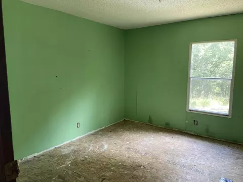 Bedroom - 850 County Road 255, Thayer, MO 65791 photo 2 of 5
