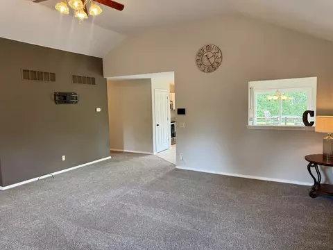 Living - 187 Jessi Rd, Forsyth, MO 65653 photo 2 of 3