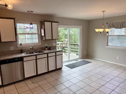 Kitchen - 187 Jessi Rd, Forsyth, MO 65653 photo 1 of 4