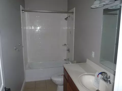 Bath - 1209 S 21st Ave, Ozark, MO 65721 photo 6 of 7