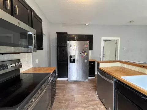 Kitchen - 2026 N Franklin Ave, Springfield, MO 65803 photo 3 of 3