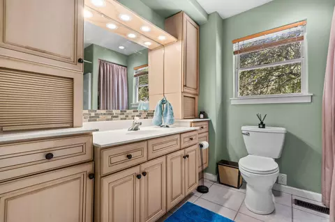 Bath - 278 Sparrow Ln, Shell Knob, MO 65747 photo 1 of 4