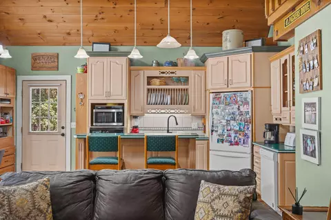 Kitchen - 278 Sparrow Ln, Shell Knob, MO 65747 photo 3 of 3