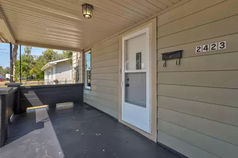 Exterior - 2423 W Olive St, Springfield, MO 65802 photo 2 of 11
