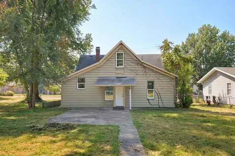 Exterior - 2423 W Olive St, Springfield, MO 65802 photo 6 of 11