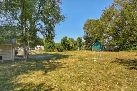 Exterior - 2423 W Olive St, Springfield, MO 65802 photo 9 of 11