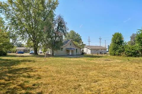 Exterior - 2423 W Olive St, Springfield, MO 65802 photo 7 of 11