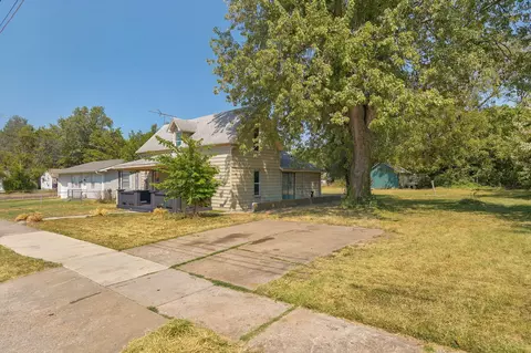 Exterior - 2423 W Olive St, Springfield, MO 65802 photo 11 of 11