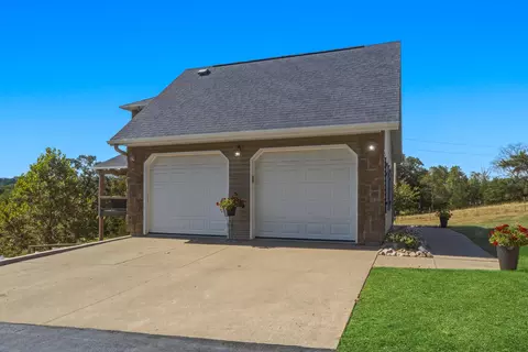 Exterior - 4446 Findley Rd, Macomb, MO 65702 photo 6 of 7