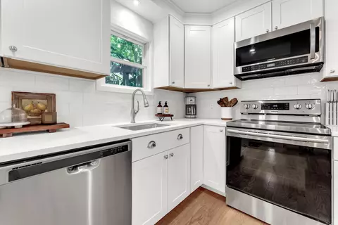Kitchen - 1261 E University St, Springfield, MO 65804 photo 3 of 3