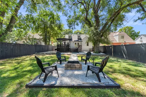 Exterior - 1261 E University St, Springfield, MO 65804 photo 10 of 13