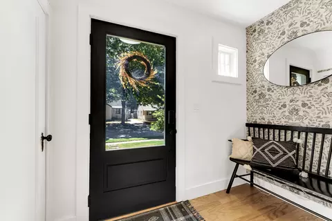 Entry Way - 1261 E University St, Springfield, MO 65804 photo 1 of 6