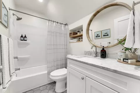 Bath - 1261 E University St, Springfield, MO 65804 photo 1 of 4