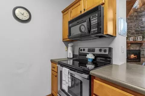 Kitchen - 376 Willow Oak Ln, Branson, MO 65616 photo 3 of 3