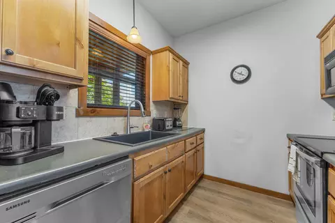 Kitchen - 376 Willow Oak Ln, Branson, MO 65616 photo 2 of 3