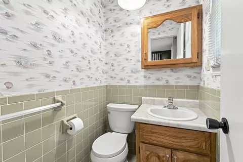 Bath - 316 S Duke Ave, Springfield, MO 65802 photo 3 of 3