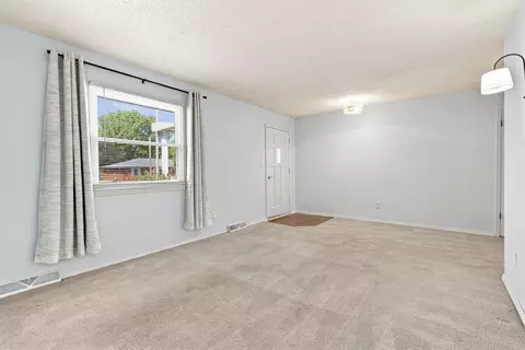 Living - 316 S Duke Ave, Springfield, MO 65802 photo 2 of 5