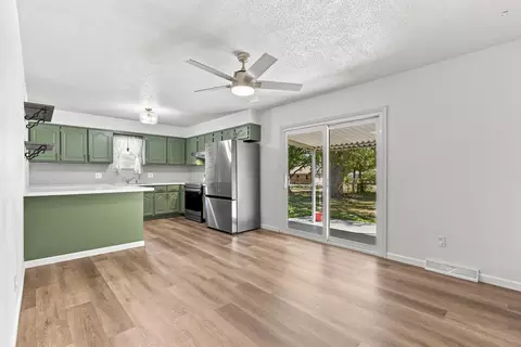Living - 316 S Duke Ave, Springfield, MO 65802 photo 4 of 5