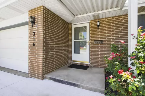 Exterior - 316 S Duke Ave, Springfield, MO 65802 photo 4 of 15