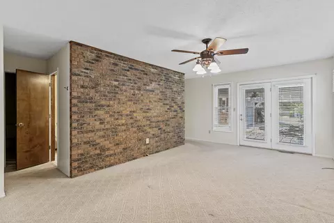 Living - 721 S Pine Ave, Republic, MO 65738 photo 11 of 12