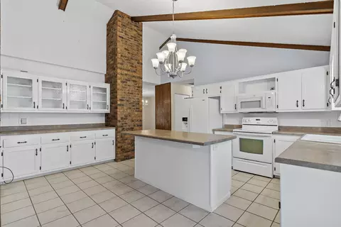 Kitchen - 721 S Pine Ave, Republic, MO 65738 photo 3 of 6