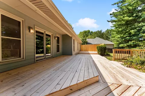 Exterior - 6317 S Glenridge Dr, Springfield, MO 65804 photo 5 of 10