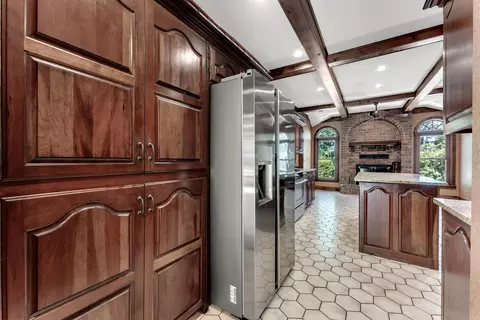Kitchen - 6317 S Glenridge Dr, Springfield, MO 65804 photo 4 of 4