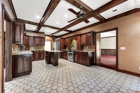 Kitchen - 6317 S Glenridge Dr, Springfield, MO 65804 photo 1 of 4