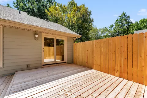 Exterior - 6317 S Glenridge Dr, Springfield, MO 65804 photo 4 of 10