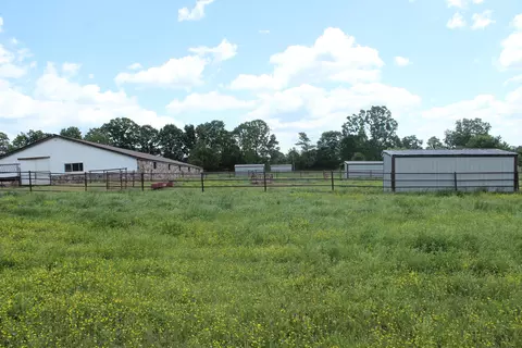 Exterior - 2231 W Hwy, Thayer, MO 65791 photo 3 of 9