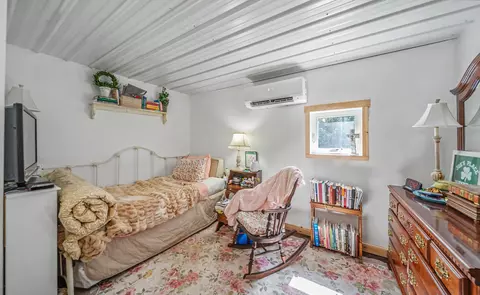 Bedroom - 9223 State Highway 32, Salem, MO 65560 photo 1 of 7