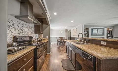 Kitchen - 9223 State Highway 32, Salem, MO 65560 photo 5 of 5
