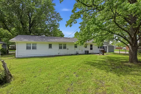 Exterior - 1201 W Edgewood St, Springfield, MO 65807 photo 8 of 8