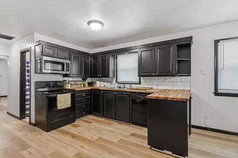 Kitchen - 1201 W Edgewood St, Springfield, MO 65807 photo 1 of 2