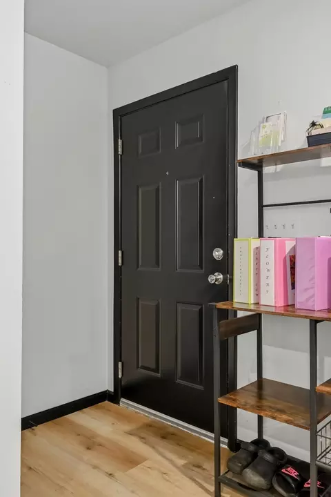 Entry Way - 1201 W Edgewood St, Springfield, MO 65807 photo 1 of 1
