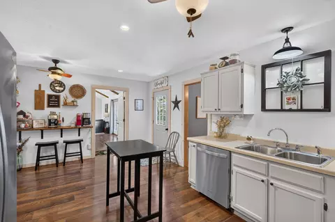 Kitchen - 17 Saddleback St, Buffalo, MO 65622 photo 3 of 3