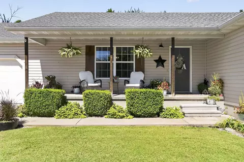 Exterior - 17 Saddleback St, Buffalo, MO 65622 photo 2 of 13