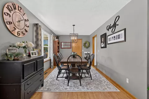 Dining - 17 Saddleback St, Buffalo, MO 65622 photo 1 of 2