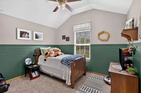 Bedroom - 17 Saddleback St, Buffalo, MO 65622 photo 4 of 4