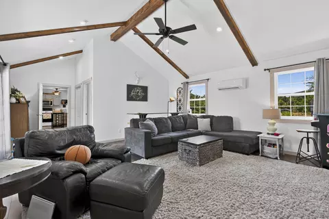 Living - 17 Saddleback St, Buffalo, MO 65622 photo 6 of 6