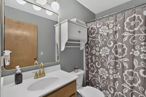 Bath - 17 Saddleback St, Buffalo, MO 65622 photo 4 of 4